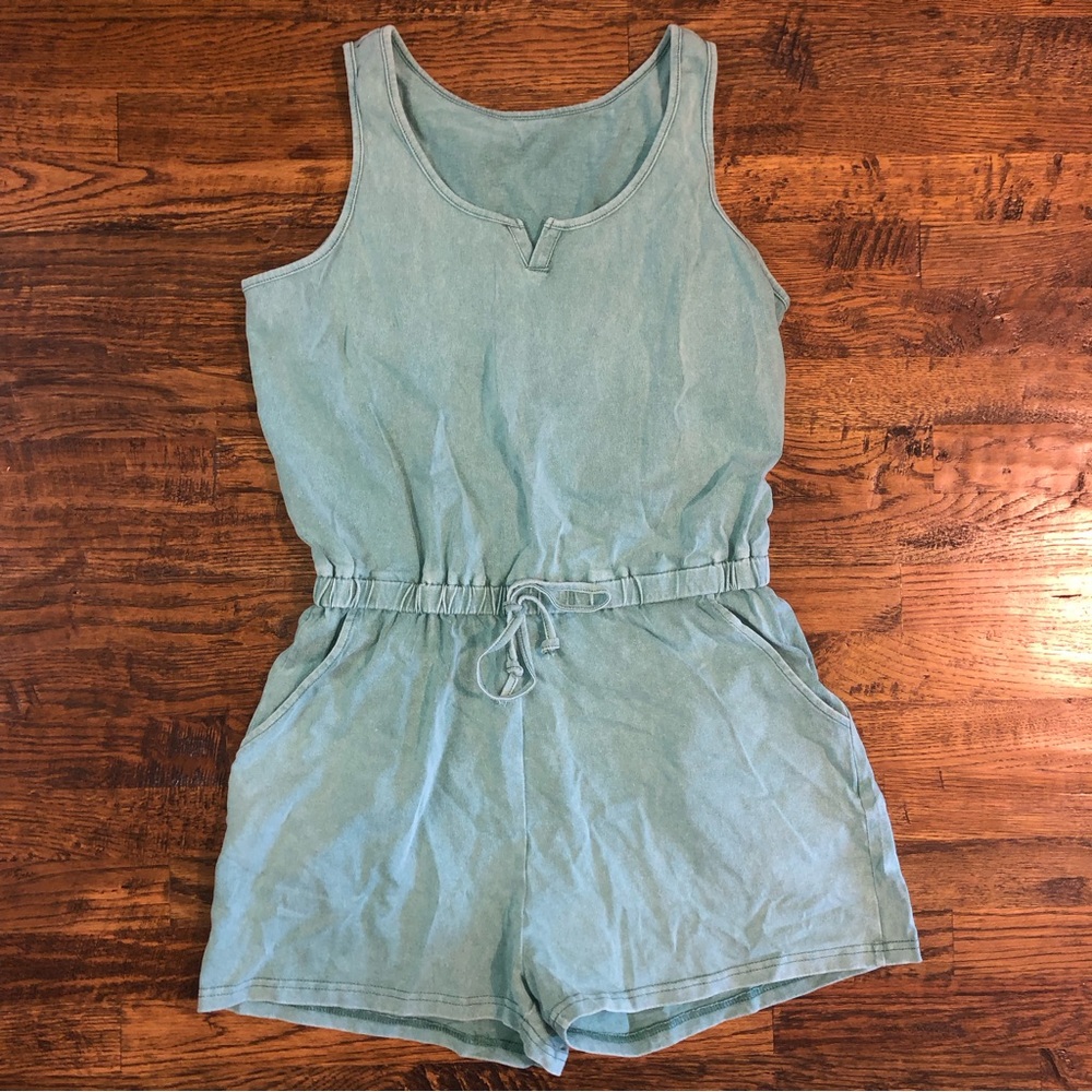 Boutique Romper Shorts Green Size Large New